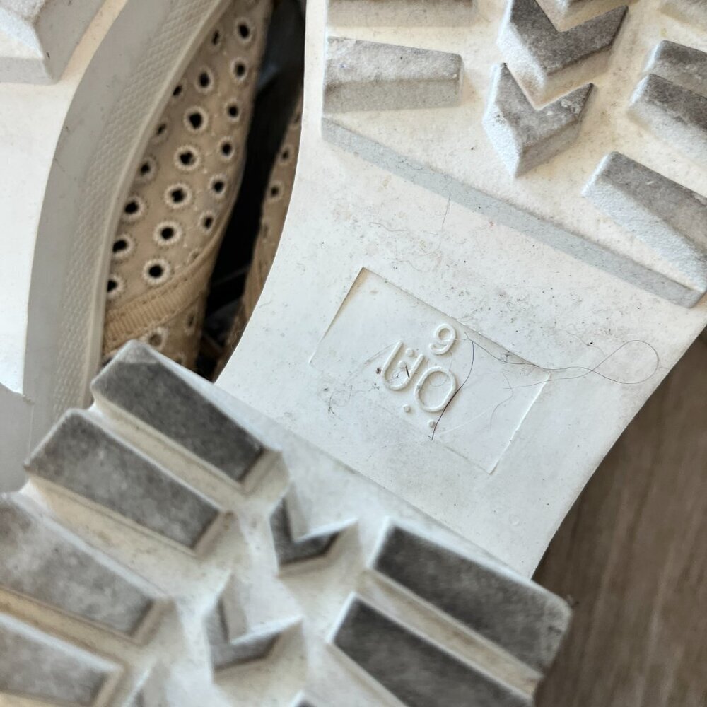 Womens Urban Outfitters Cream Eyelet Boots - 9 - Picture 8 of 8